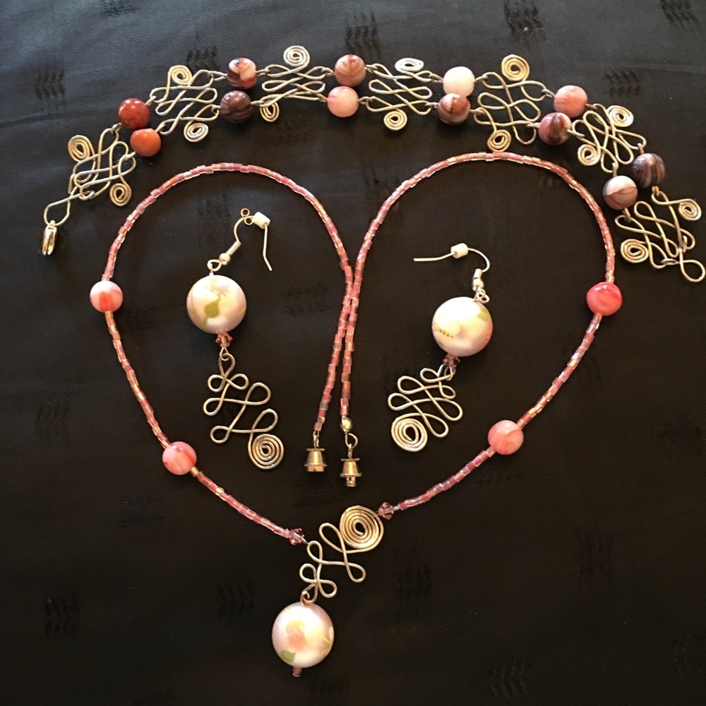 Pink designs Necklace Bracelet & Earring set